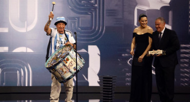 Tula, hincha argentino en los premios The Best. Foto: Reuters.