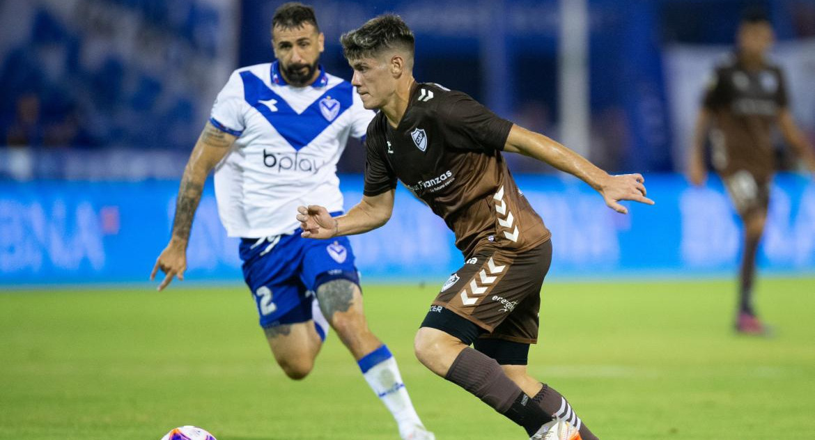 Vélez y Platense. Foto: NA.