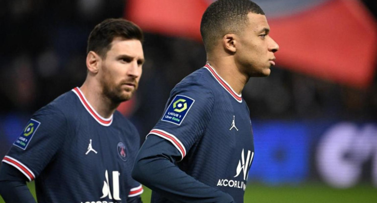 Kylian Mbappé y Lionel Messi, PSG. Foto: Reuters.