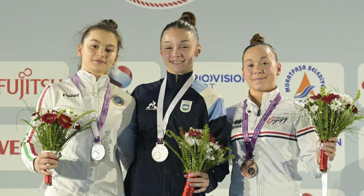 Mía Mainardi, campeona mundial junior en Gimnasia. 