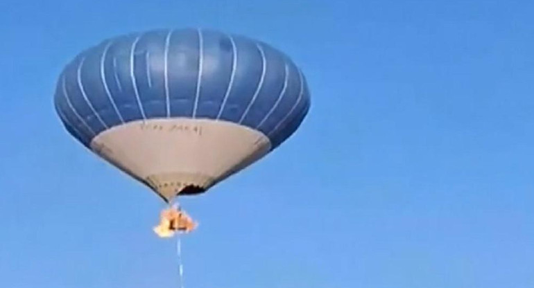 Globo aerostático incendiado. Foto: captura Instagram @cgtnamerica. 