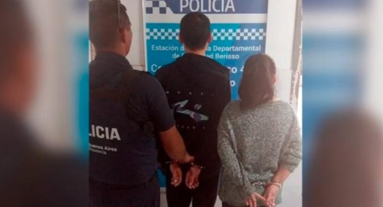 La pareja china fue detenida luego de abandonar a su hijo. Foto: N/A.