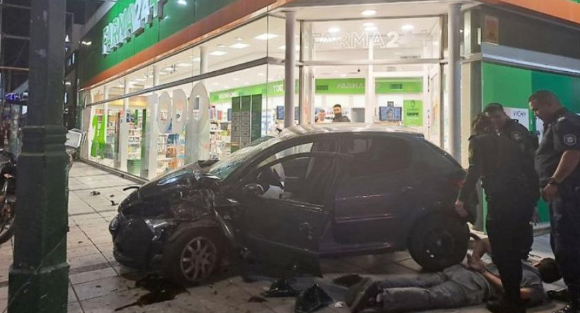 Persecución, tiroteo y choque en Banfield. Foto: NA.