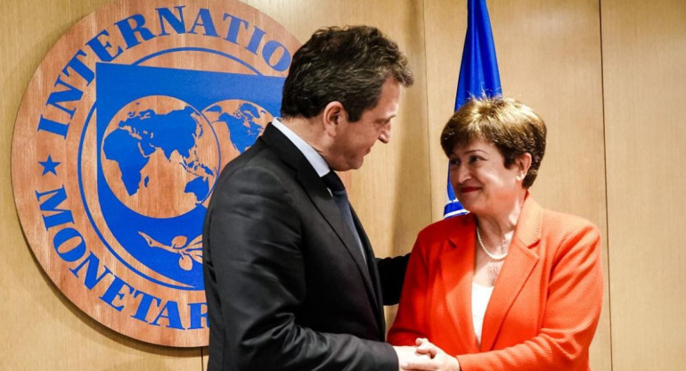 La titular del FMI, Kristalina Georgieva, y el ministro de Economía, Sergio Massa. Foto: argentina.gob.ar