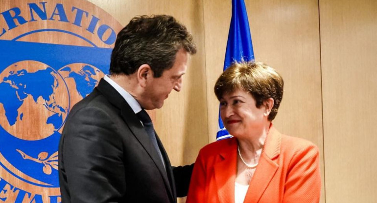 La titular del FMI, Kristalina Georgieva, y el ministro de Economía, Sergio Massa. Foto: argentina.gob.ar