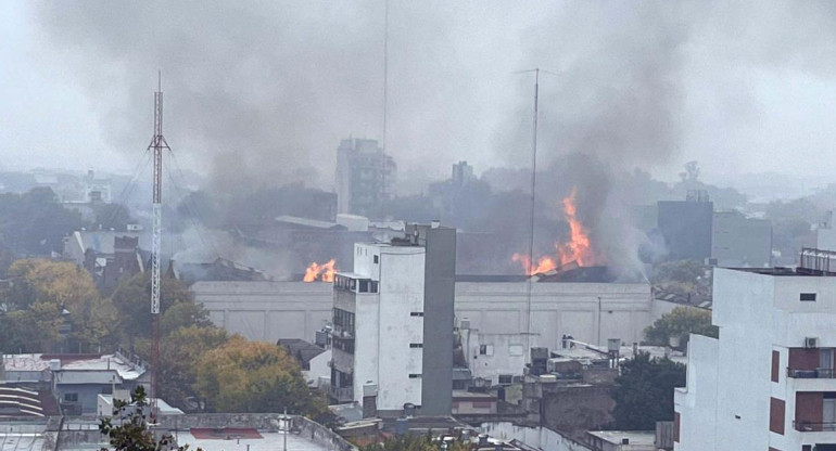 Incendio en el mismo edificio de la tragedia de Iron Mountain. Foto: Télam.