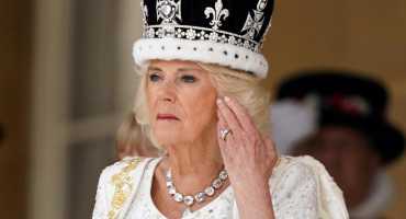 La reina Camila homanajeó a Isabel II. Foto: Reuters.