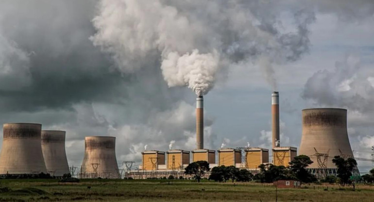 Emisiones de carbono de las centrales eléctricas. Foto:  Télam