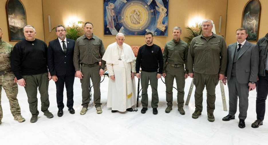 Volodimir Zelenski junto al papa Francisco. Foto: Reuters.