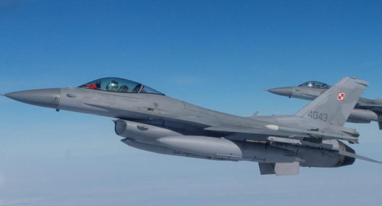 Aviones F-16. Foto: Reuters