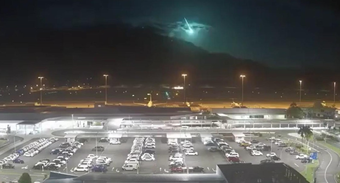 La caída de un meteorito en Australia. Foto: Captura de pantalla.