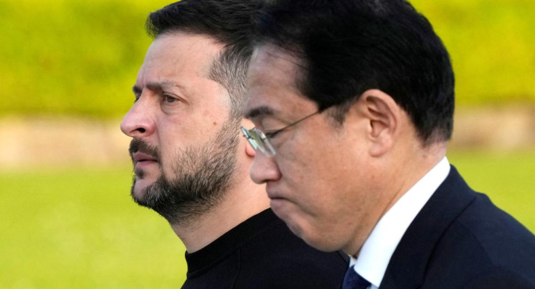 Volodímir Zelenski y Fumio Kishida. Foto: Reuters.