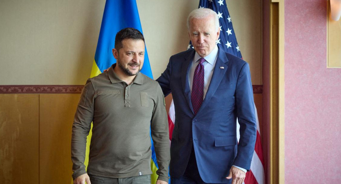 Joe Biden y Zelenski, G7. foto: Reuters