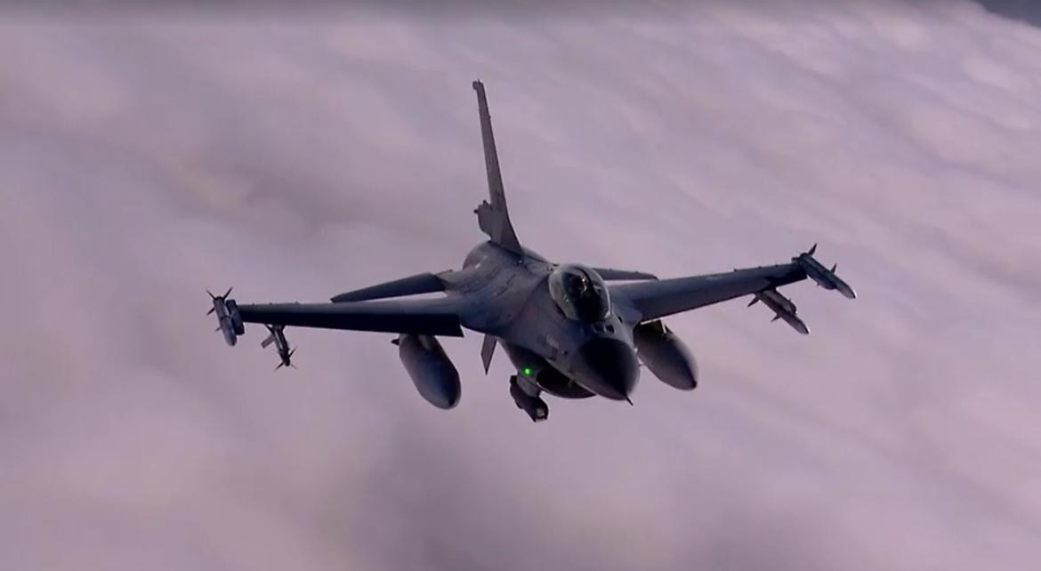 Avión F16. Foto: captura de video Reuters.