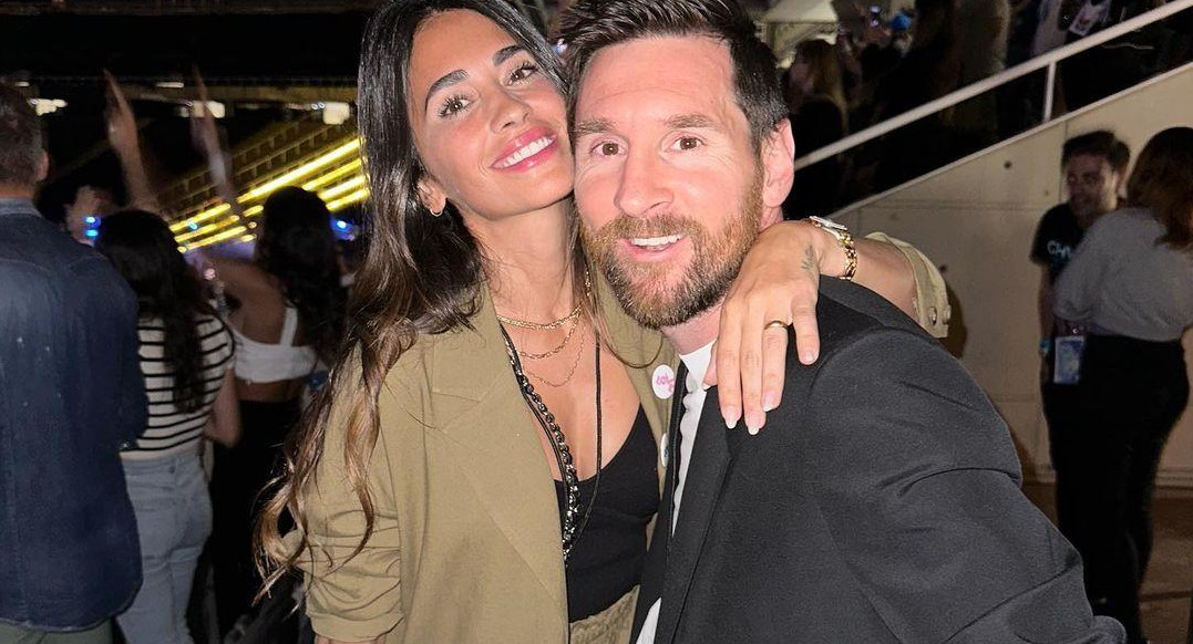 Anto Roccuzzo y Lionel Messi en el show de Coldplay. Foto: Instagram/antonelaroccuzzo