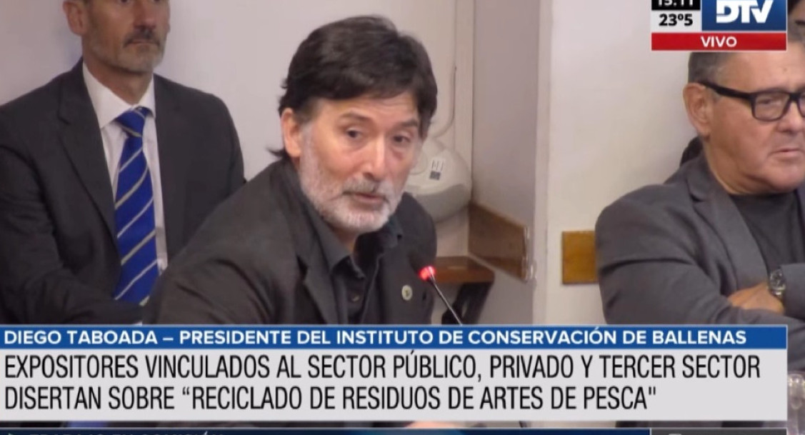 Debate sobre el reciclado de residuos de arte de pesca. Foto: Captura.