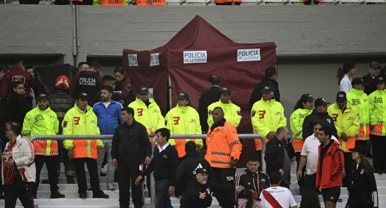 La tribuna a la que cayó el hincha de River. Foto: Télam.