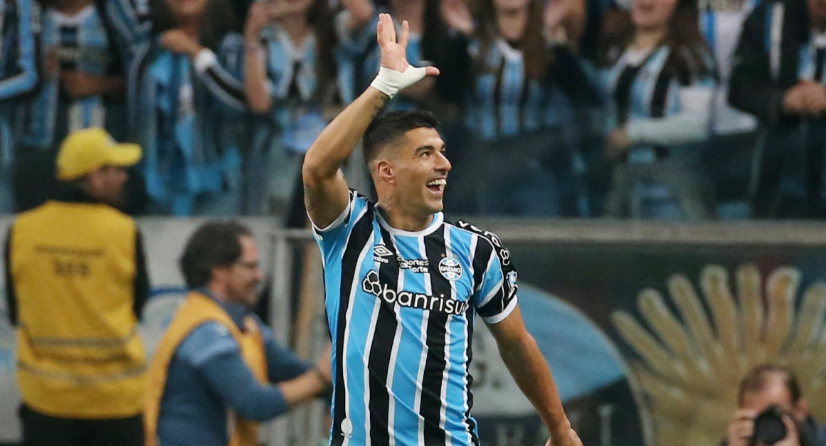 Luis Suárez con la camiseta de Gremio. Foto: Reuters.