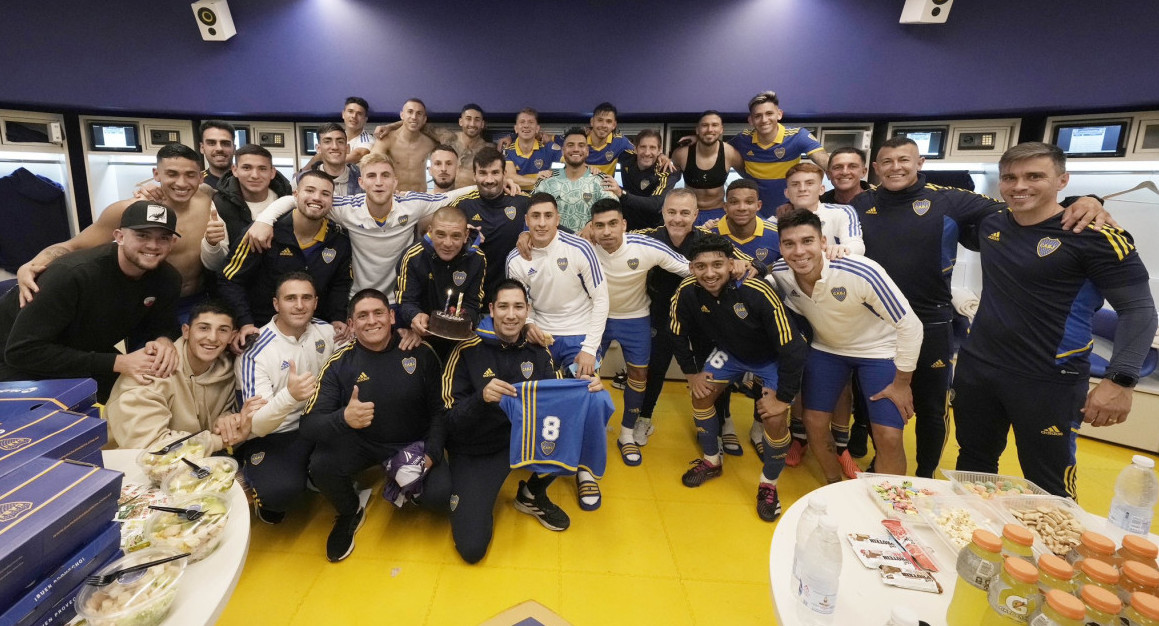 Los festejos de Boca Juniors por su clasificación a octavos de La Libertadores. Foto: Twitter @BocaJrsOficial.