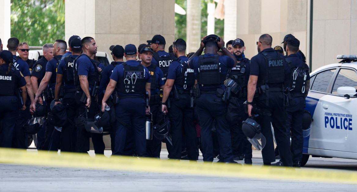 Operativo de seguridad en el juicio a Trump. Foto: Reuters.