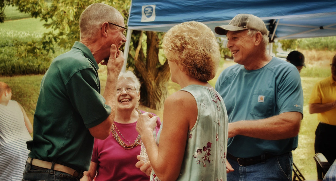 Ancianos. Foto: Unsplash.