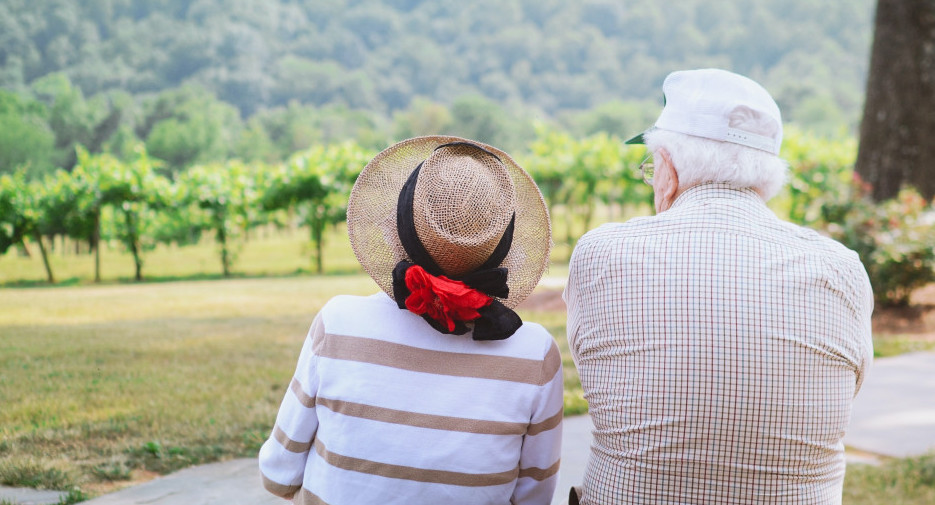 Ancianos. Foto: Unsplash.