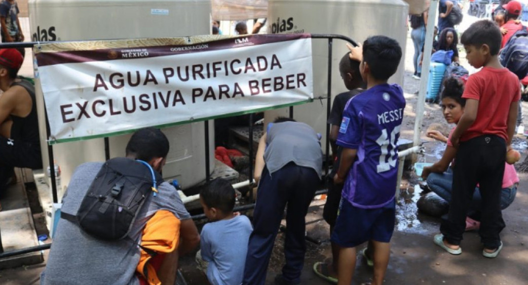 Campamento en Tapachula. Foto: Twitter/@latinus_us