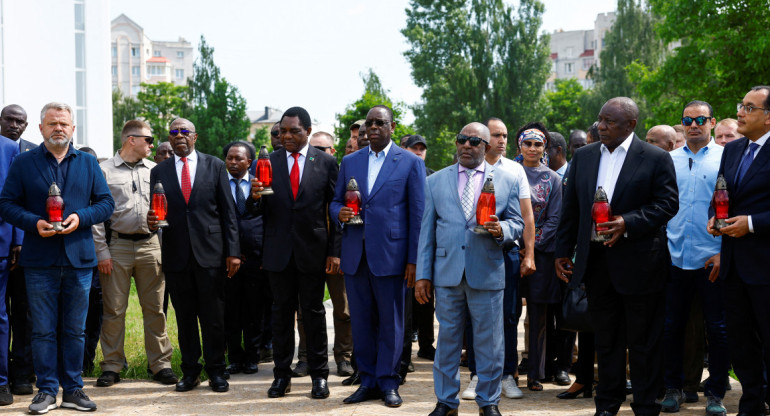 La delegación africana que busca una solución en la guerra entre Ucrania y Rusia. Foto: Reuters.