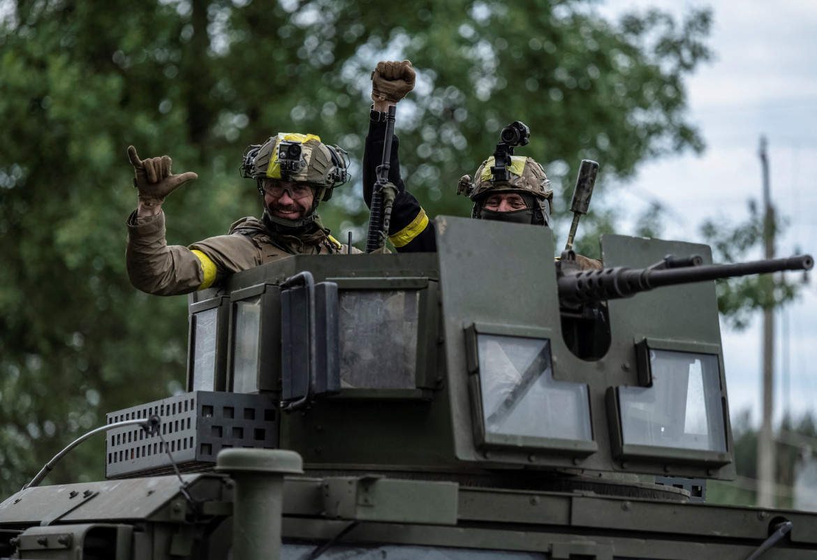 Guerra entre Rusia y Ucrania. Tanquistas ucranianos. Foto: NA.