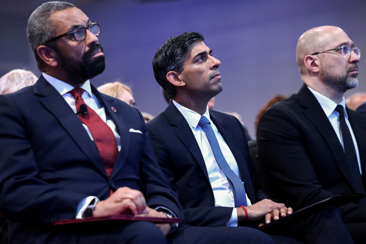 James Cleverly, Rishi Sunak y primer ministro ucraniano Denys Shmyhal. Foto: Reuters.