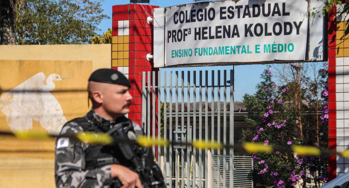 Escuela donde ocurrió el tiroteó. Foto: Twitter @ElSudcalif