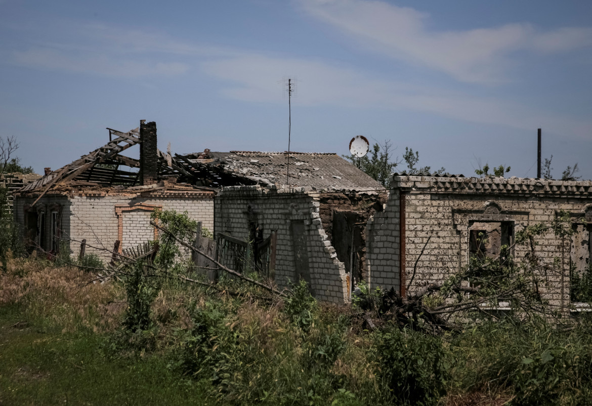 La destrucción rusa en el pueblo ucraniano de Neskuchne. Foto: Reuters.