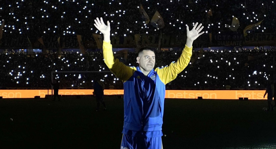 Juan Román Riquelme se despidió en La Bombonera ante 54.000 hinchas. Foto: Télam.