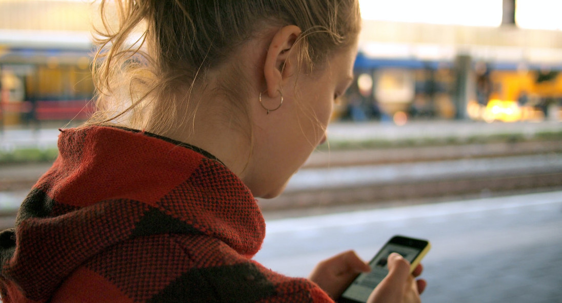 Adolescentes y seguridad en redes sociales. Foto: Unsplash