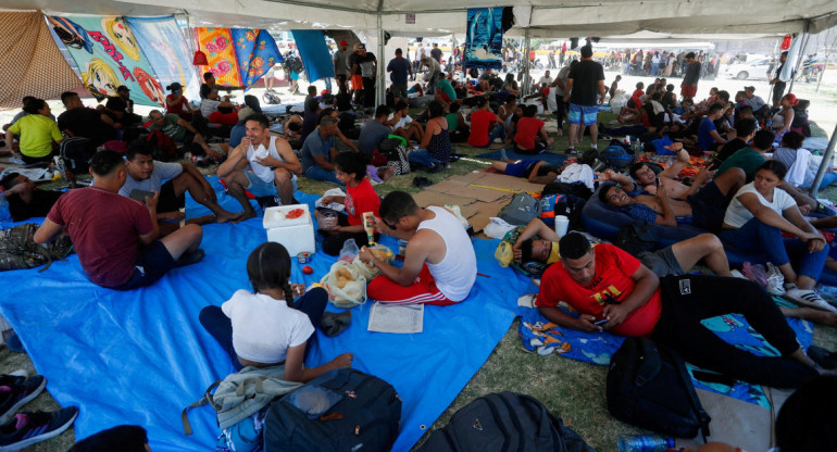 Migrantes entre Estados Unidos y México. Foto: Reuters.