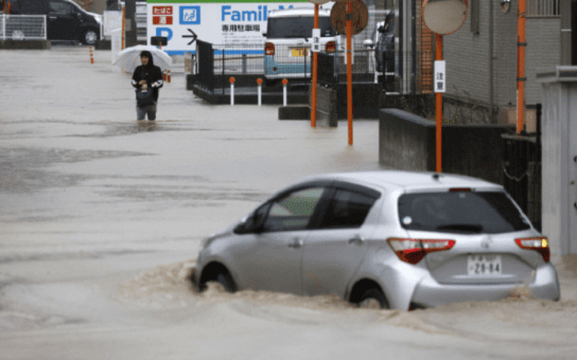 Las lluvias torrenciales golpean al país japonés desde el viernes. Foto: Twitter/@teleSURtv