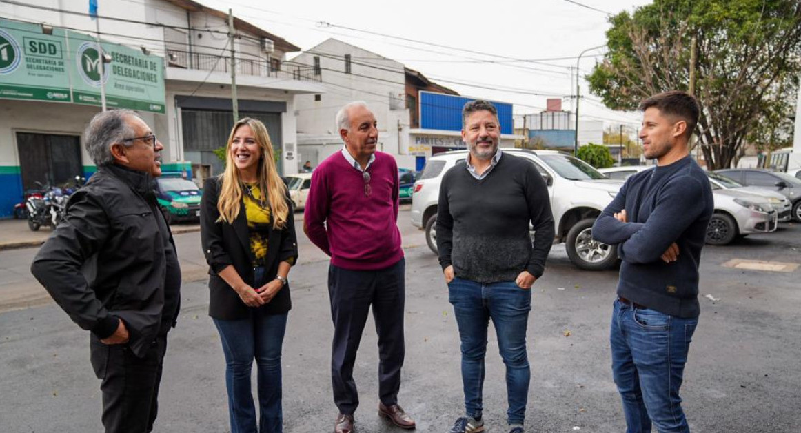 Gustavo Menéndez en la inauguración de sucursal ROSMI. Foto: Twitter @gustavomenendez