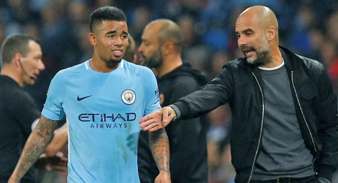 Gabriel Jesus y Pep Guardiola.