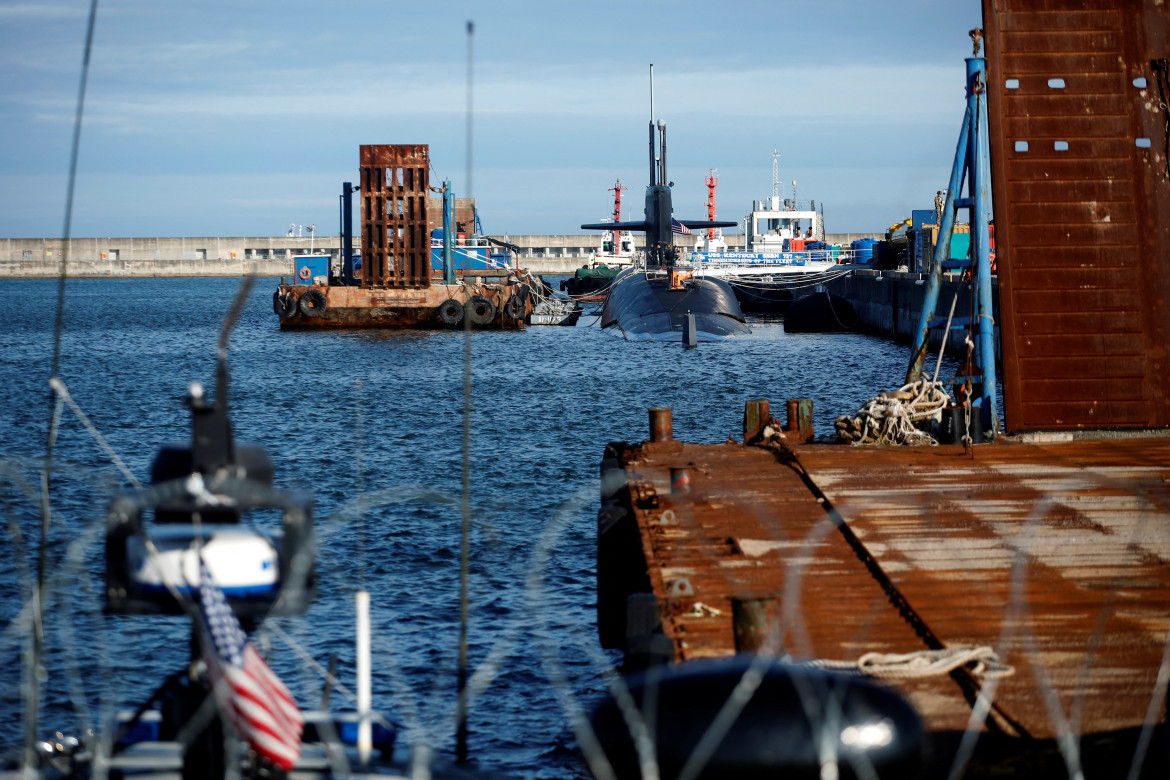 El submarino estadounidense USS Kentucky en costas de Corea del Sur. Foto: Reuters.