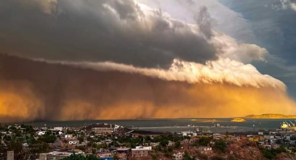 Tormenta de arena en Sonora, México. Video: Twitter.