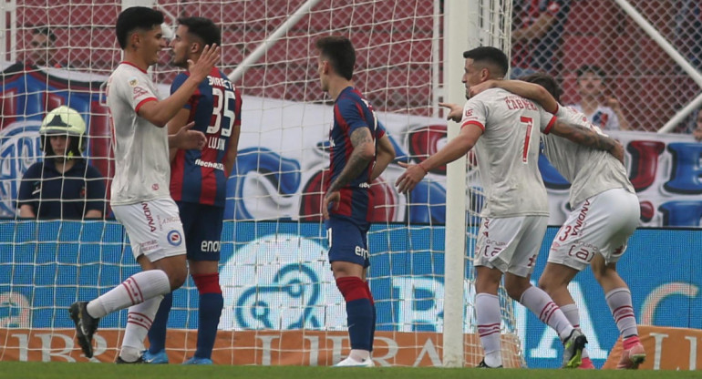 Argentinos Juniors derrotó a San Lorenzo de Almagro. Foto: NA.