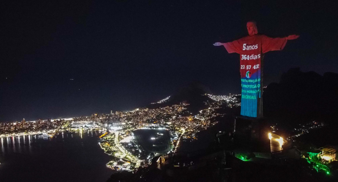 El Reloj Climático se proyectó en el Cristo Redentor de Río de Janeiro. Foto: EFE.