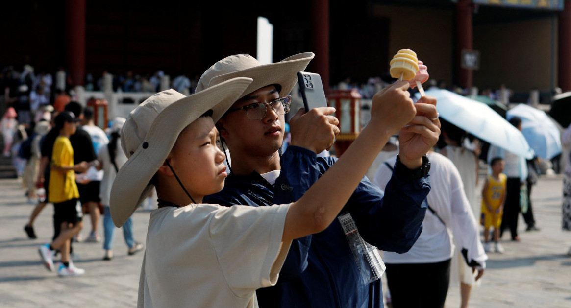 Ola de calor en las regiones del interior en China. Foto Reuters.