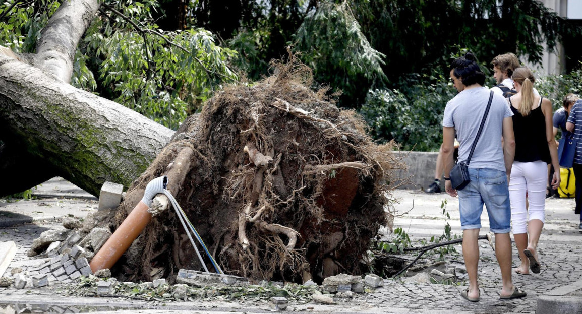 Los estragos de la tormenta en Milán, Italia. Foto: EFE.