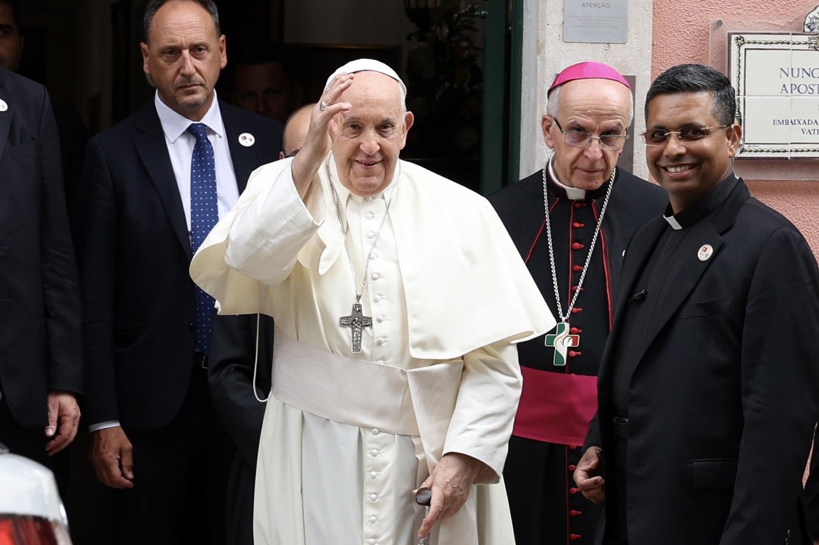 El Papa Francisco en su visita a Portugal. Foto: EFE.