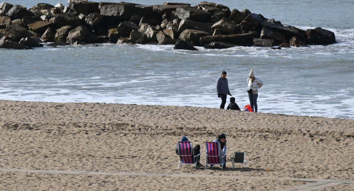 Turismo en las costas de Mar del Plata. Foto: NA