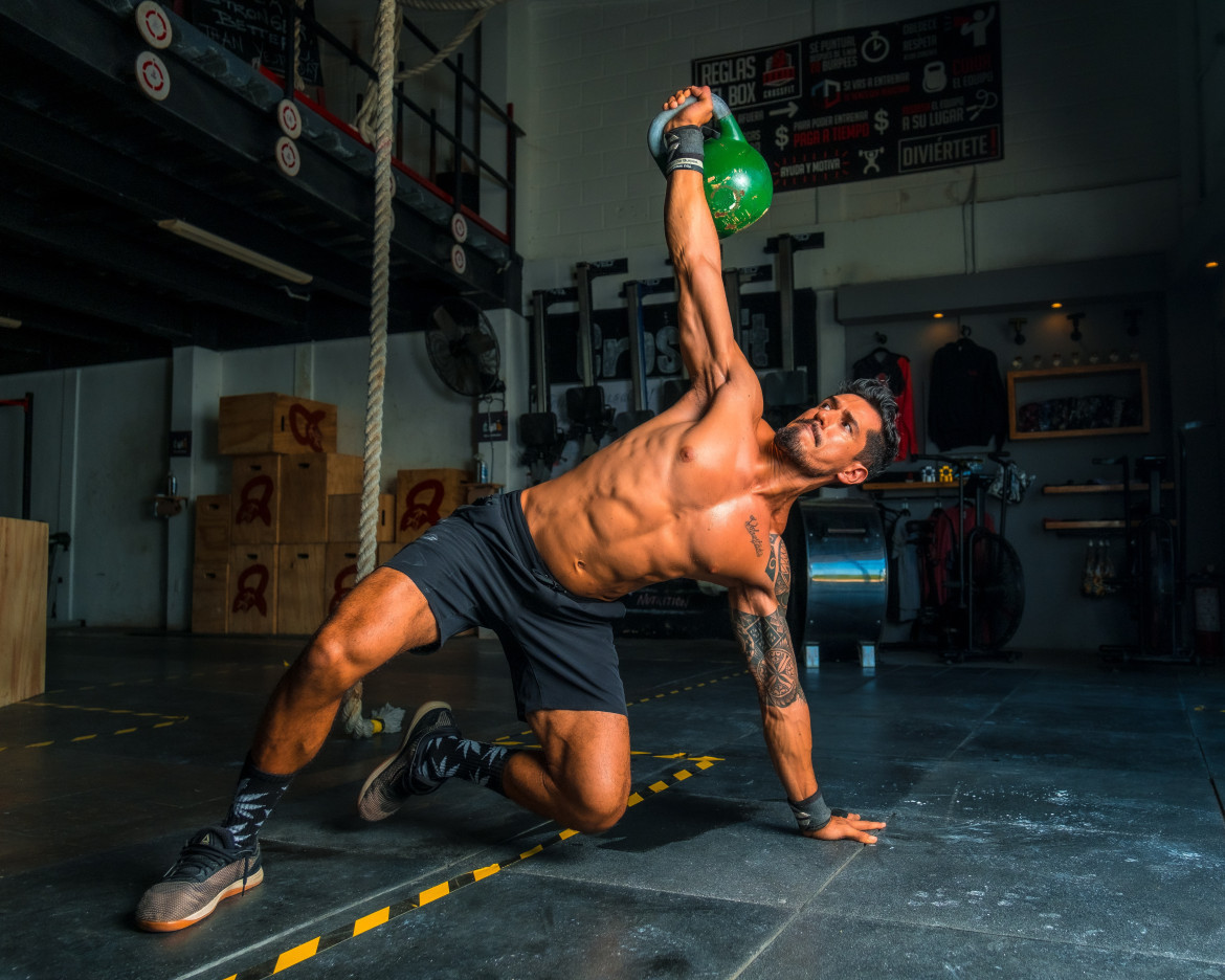 Entrenamiento de fuerza. Foto Unsplash.