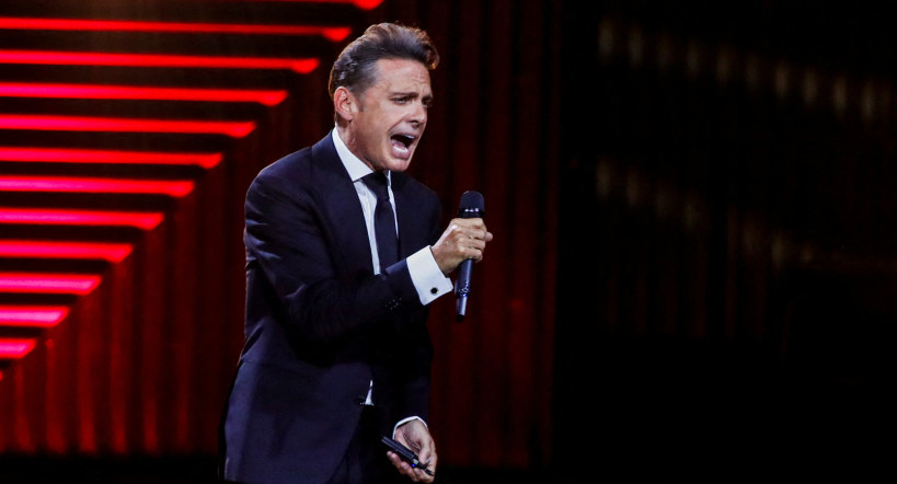 Luis Miguel durante su primer show en el Movistar Arena. Foto: Reuters.