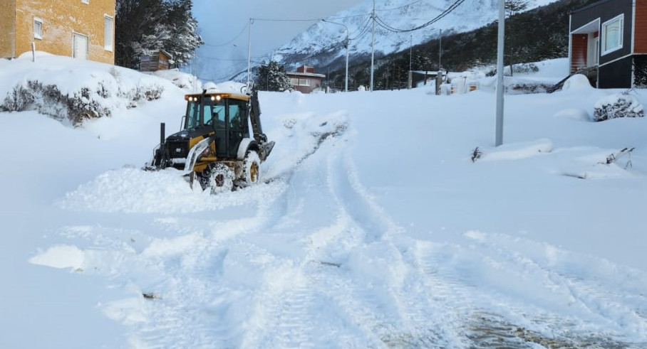 Fuerte temporal de nieve en Ushuaia. Foto: Twitter @UshuaiaMuni.