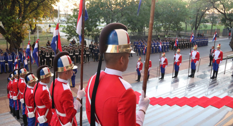 Asunción de Peña en Paraguay. Foto: EFE.